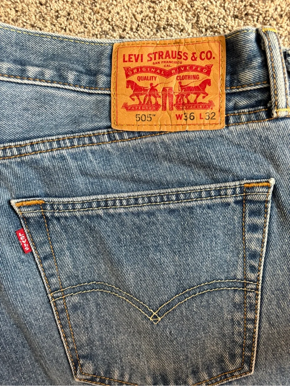 Levi’s 505 Regular Fit Straight Leg Jeans Medium Wash Blue Size 36x32